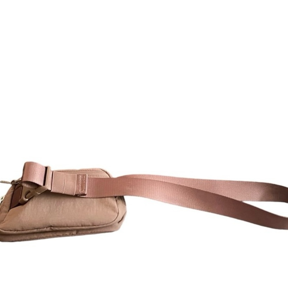 NWT Lululemon belt bag in rose color - Picture 2 of 3
